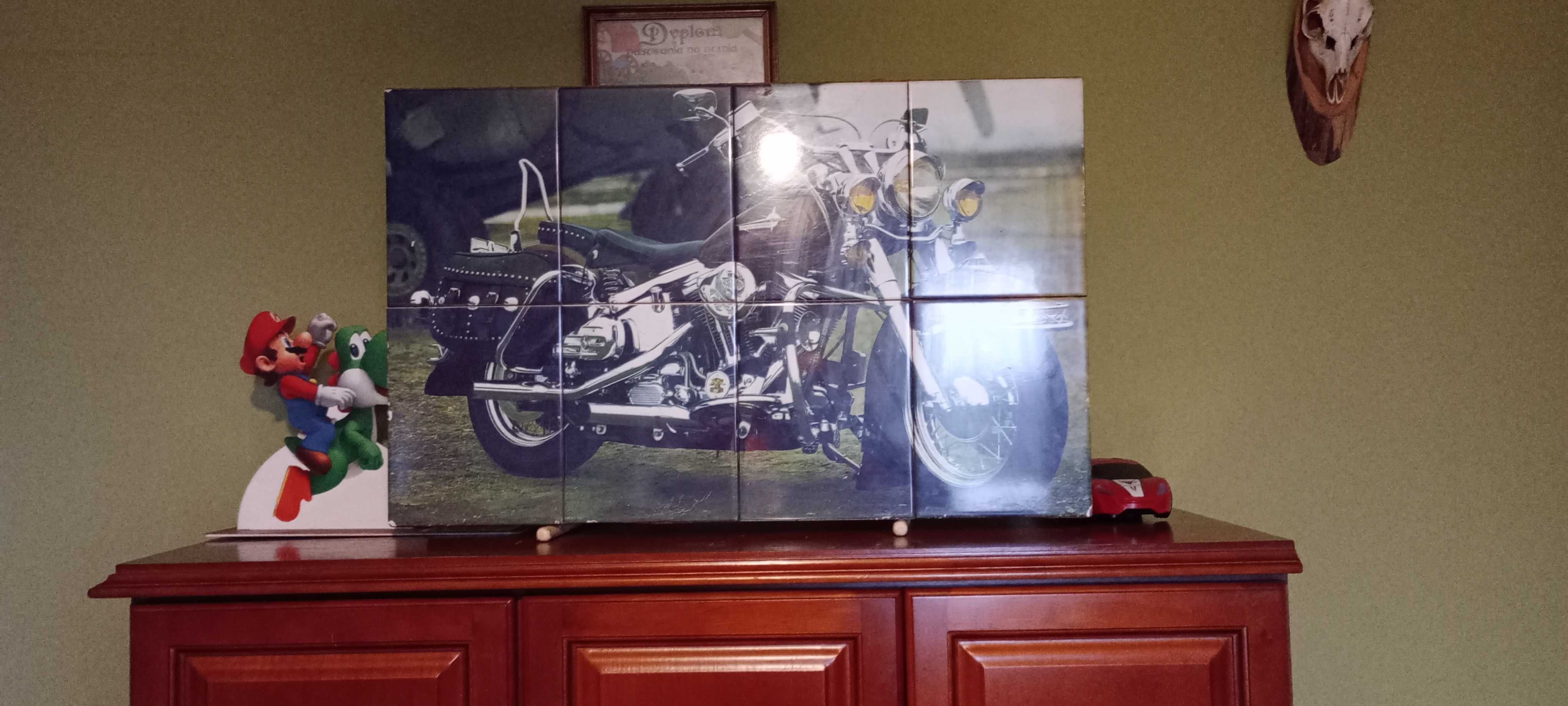 Obraz na płytkach motocykl