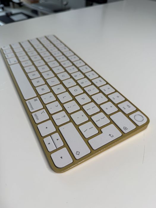 Apple Magic Keyboard TouchID zlota