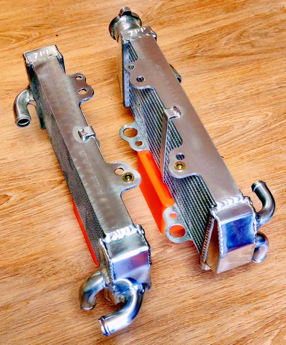 Radiadores BETA RR250 e RR300 de 13 a 18 Alumínio Performance