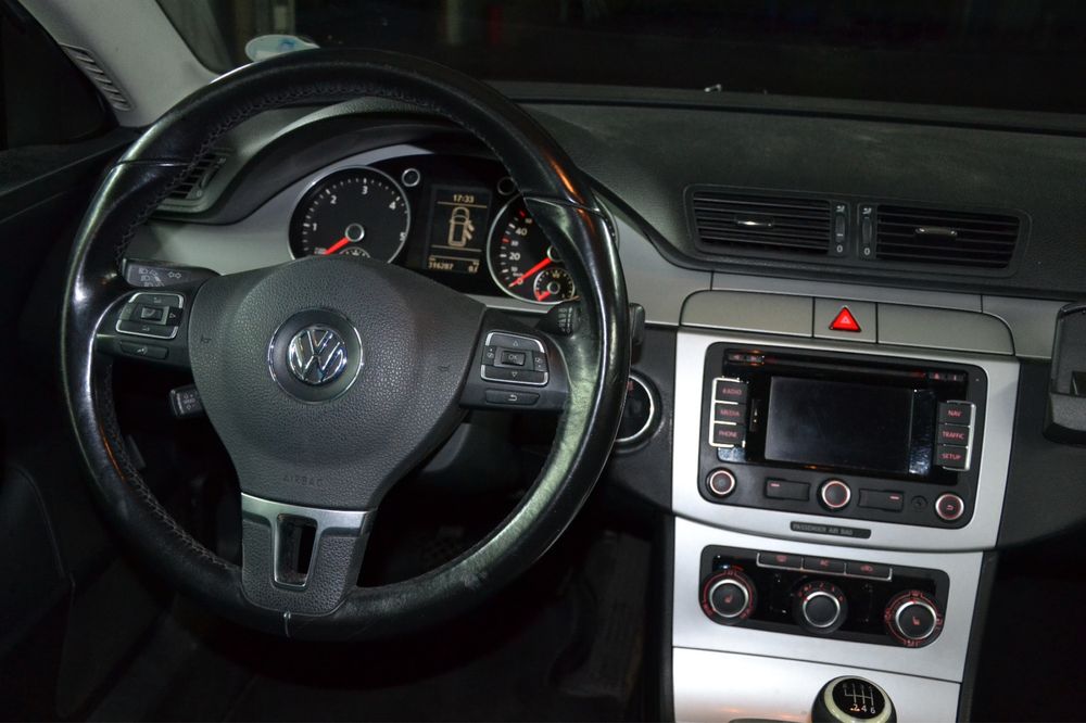 Volkswagen Passat 2.0 TDI 2010 року