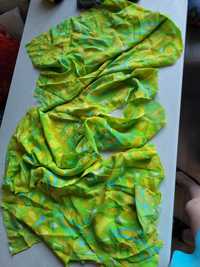 Зелена легка яскрава тканина тоненька кусочки сарафанна дивіться фото