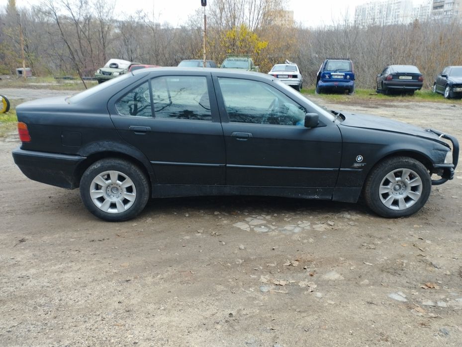 Продам BMW E36 на полном ходу сел и поехал