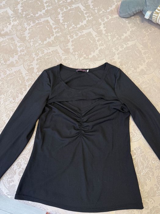 Джемпер водолазка з вирізом на грудях рХл