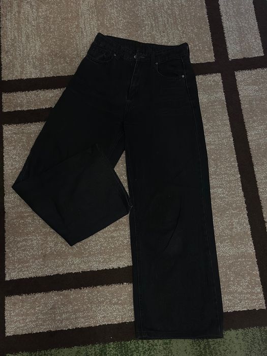 Прямые джинсы черные