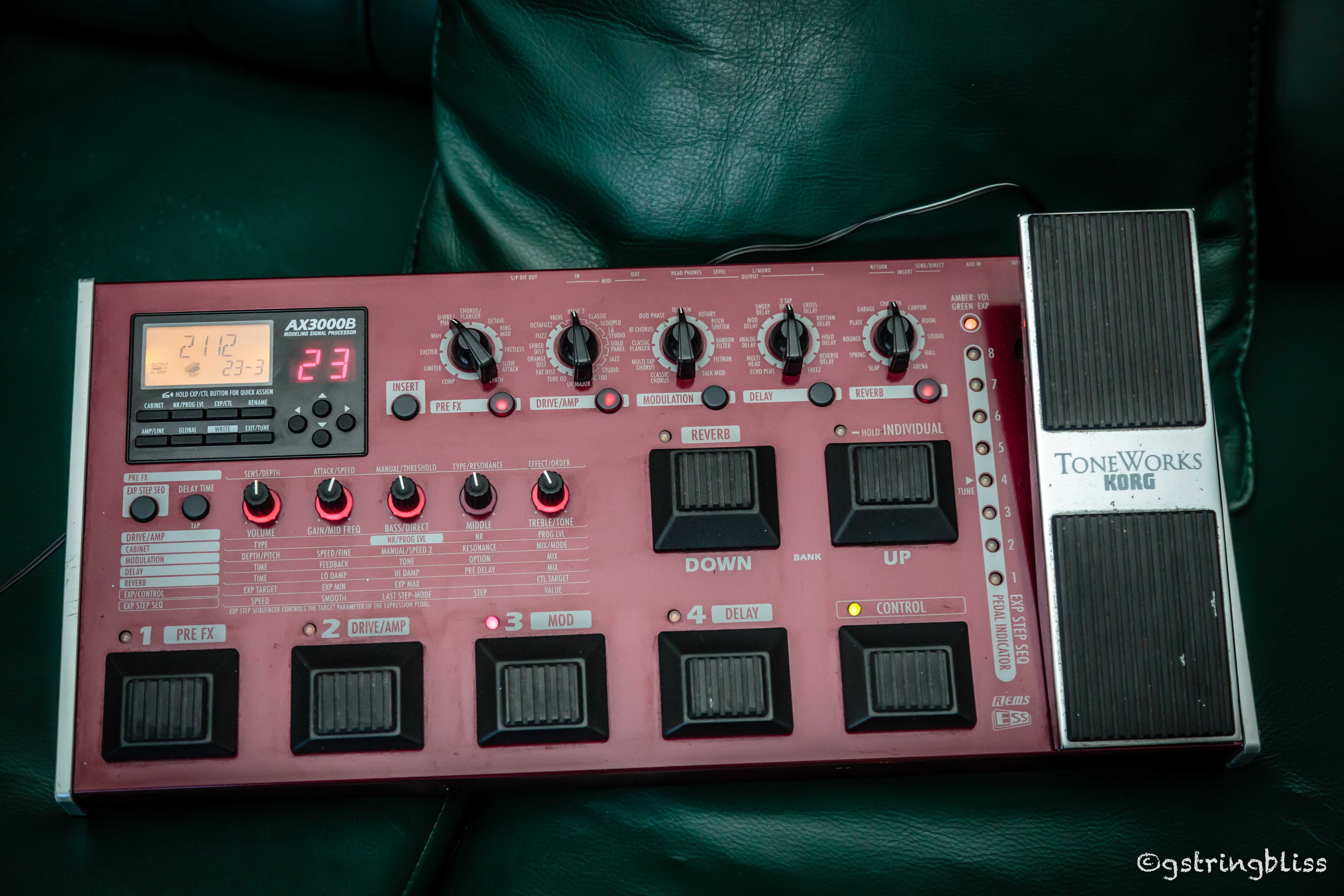 Pedaleira Guitarra Baixo – Modeling Signal Processor KORG AX3000B