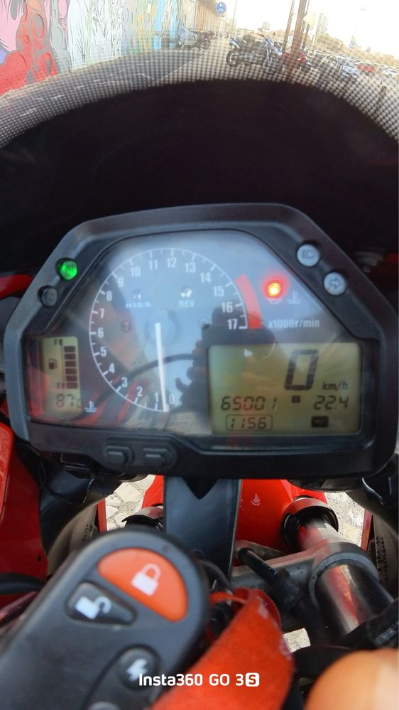 Honda CBR 600RR à Venda – Excelente Estado.