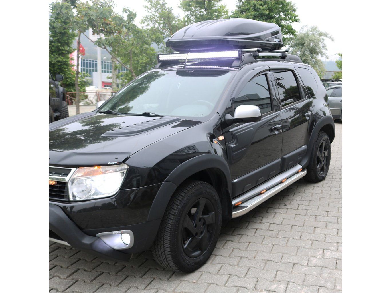 Renault Duster 2008-2018 Верхні накладки молдинги на двері (2 шт)