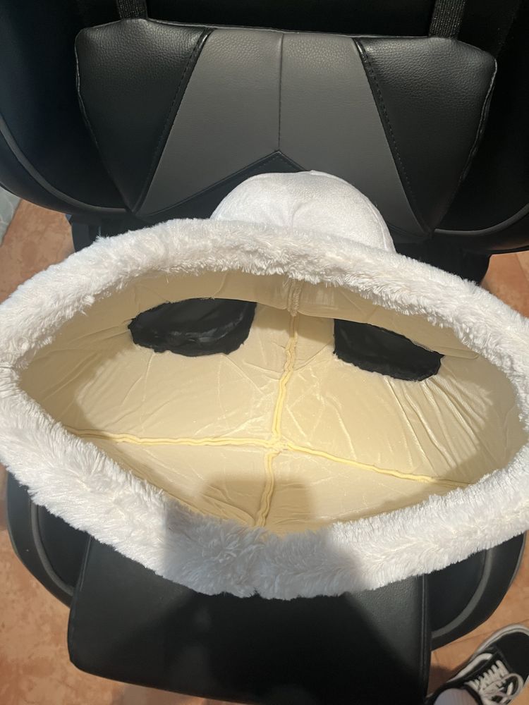 Vendo mascara Panda de peluche.