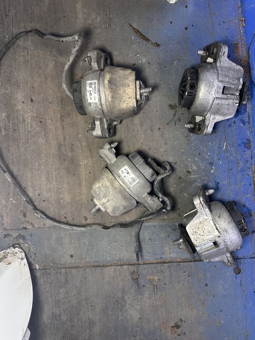 Подушка лапа двигуна Jaguar XF Ягуар ХФ