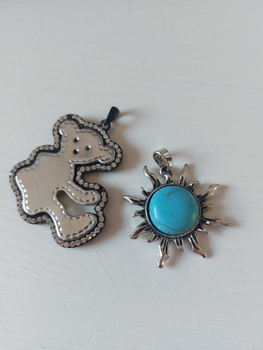 2 wisiorki do naszyjnika