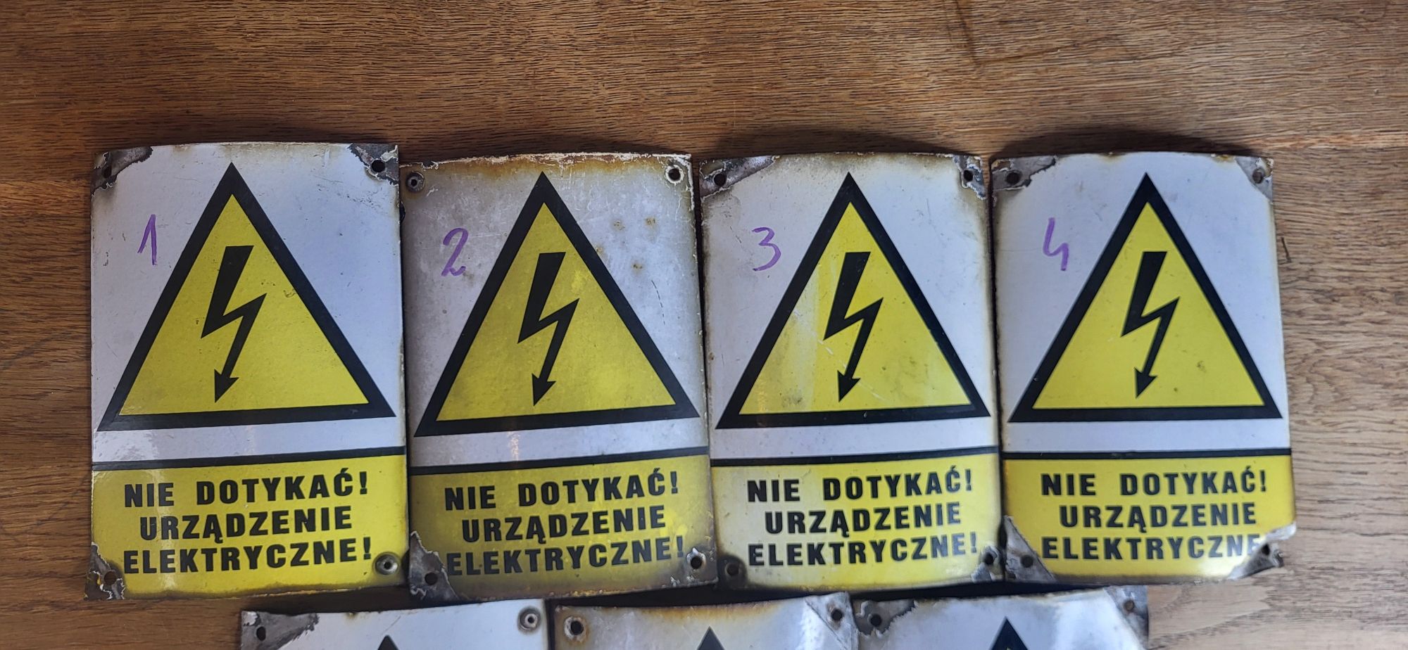 11szt Stare tabliczki metalowe NIE Dotykać Urządzenie Elektryczne 69