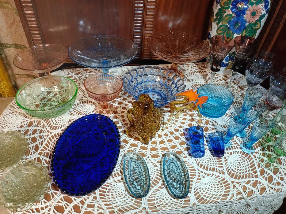 Посуд. Кольорове скло . СССР.