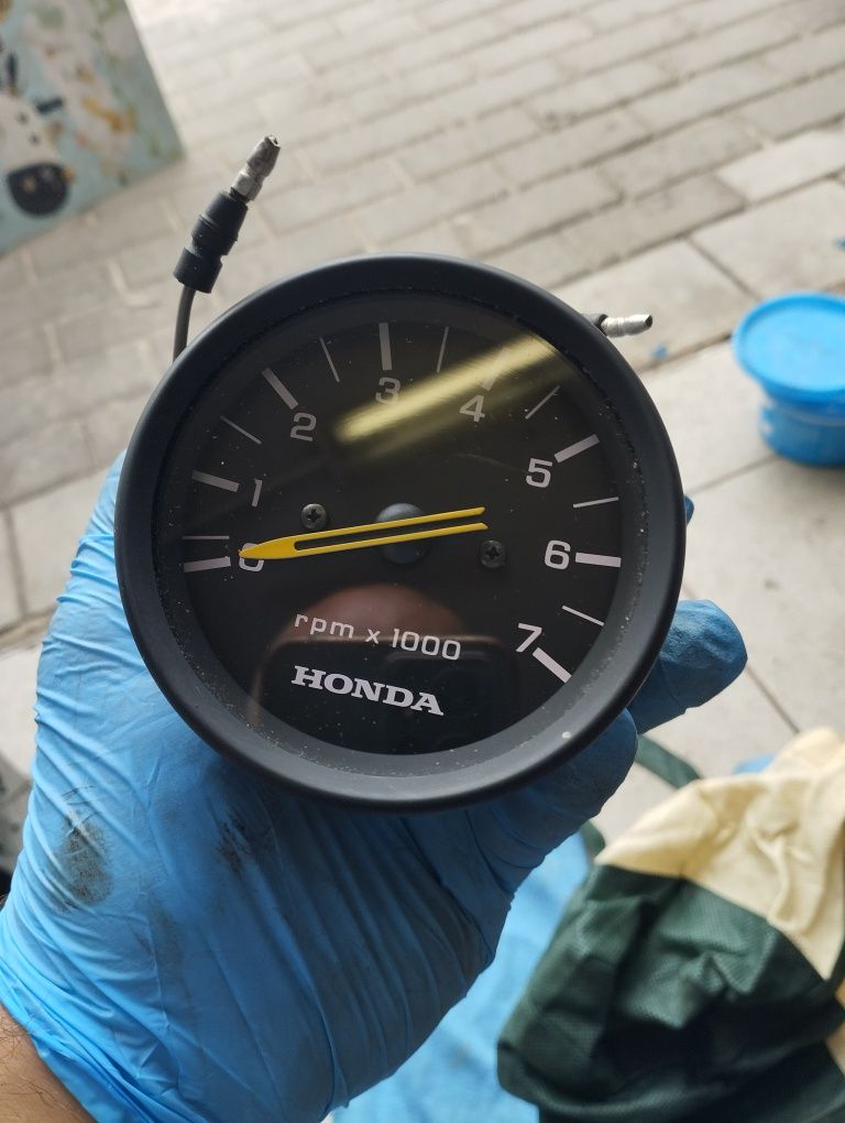 Obrotomierz Honda marine zaburtowy.