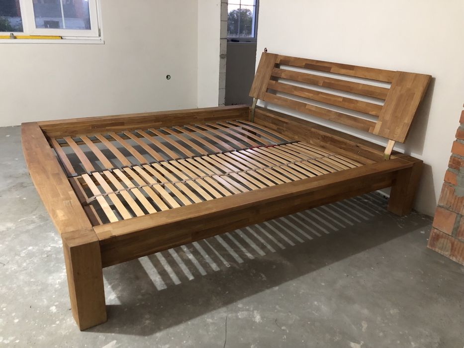 Ліжко дубове дизайнерське 180/200