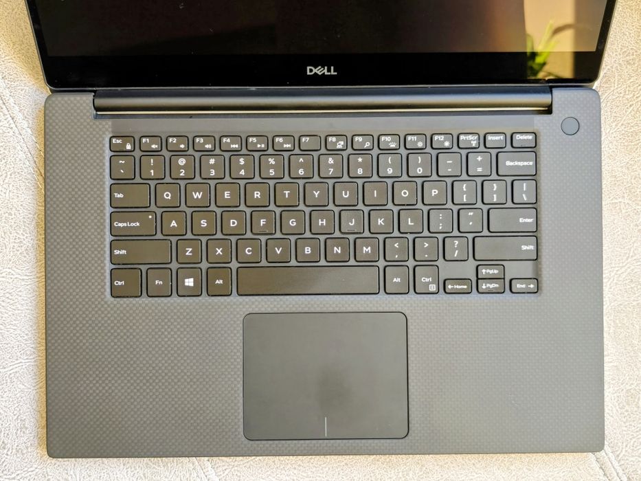 Dell XPS 7590 32GB/1TB/i9/GTX1650 Antiglare 4K