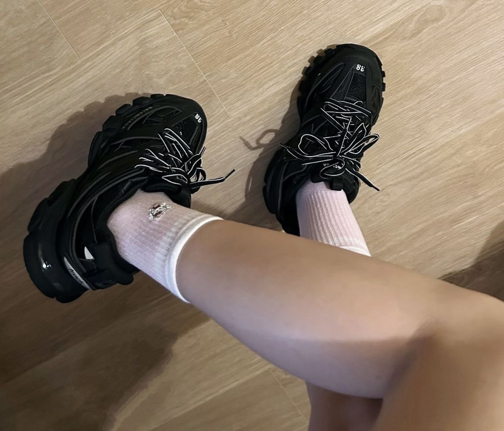 Balenciaga track 1 траки