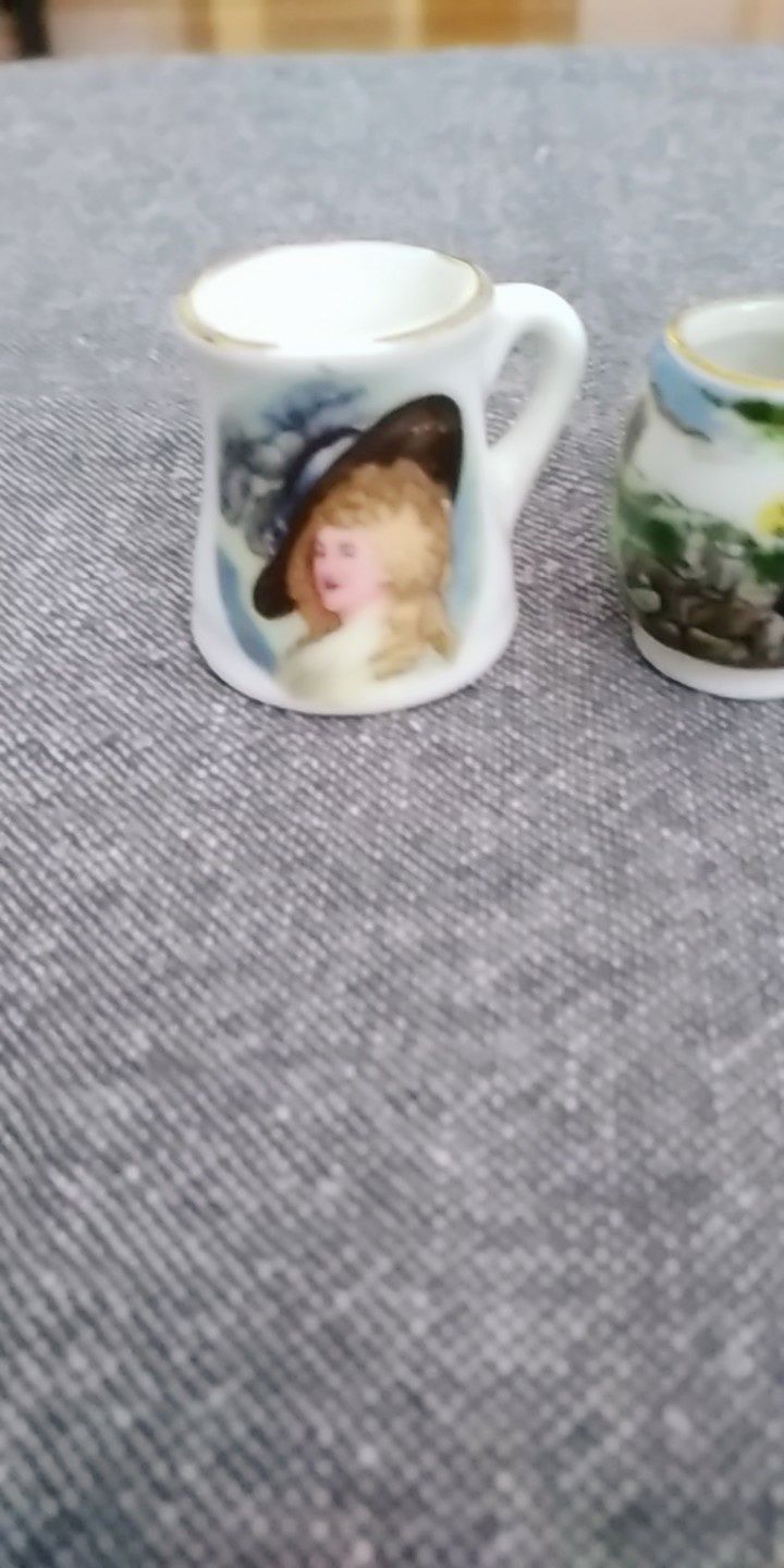 Naparstki kufelki kolekcjonerskie porcelana