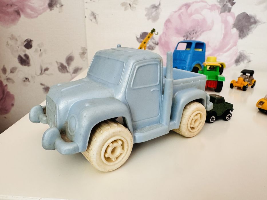 Stare auta, damochodziki, zabawki vintage kinder