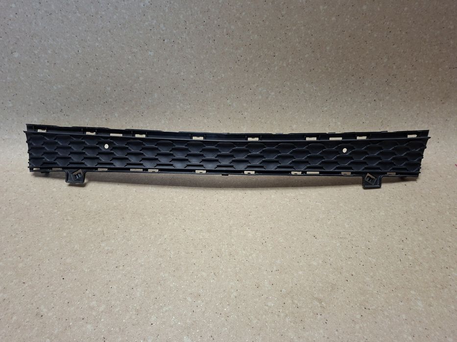 Mercedes GLE W167 AMG środkowa kratka zderzaka Oryginał Bardzo ładna