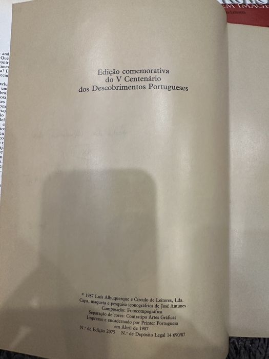 livro Navegadores, Viajantes e Aventureiros Portugueses de Luís de Albuquerque séculos XV e XVI.