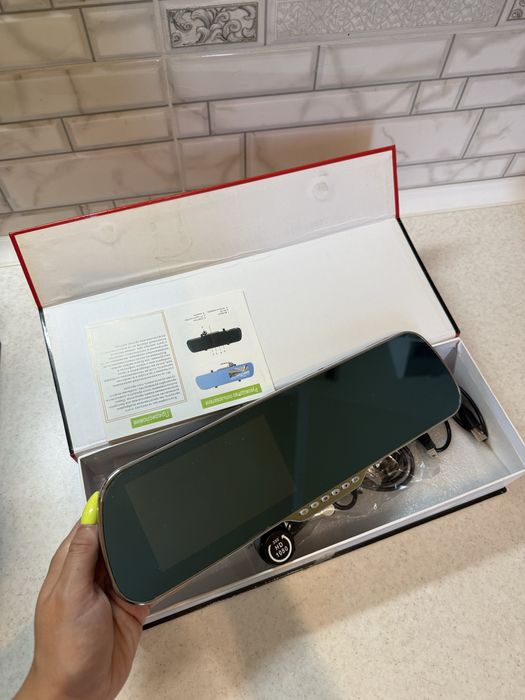 Автомобільне дзеркало відеорегістратор парктронік