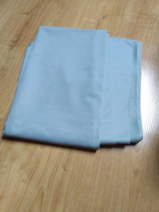 Szary cienki materiał