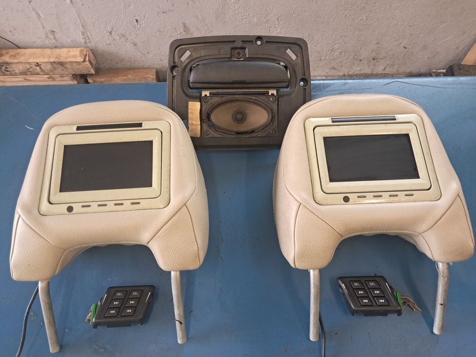 Volvo XC90 Monitory zagłówki dvd