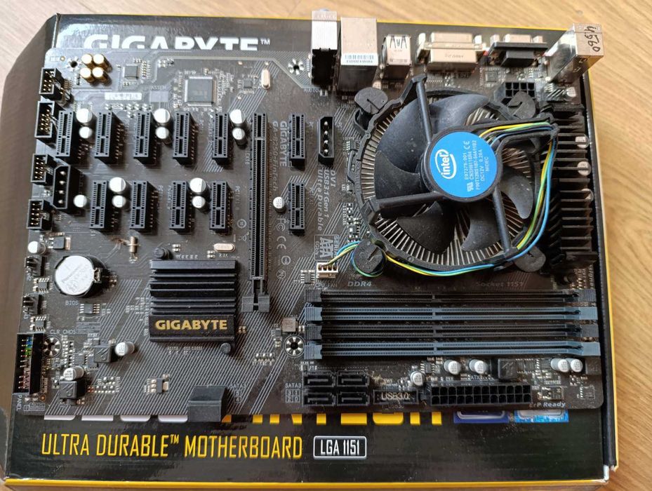 Gigabyte B250 fintech + xeon e3 1220v6+DDR4-16GB