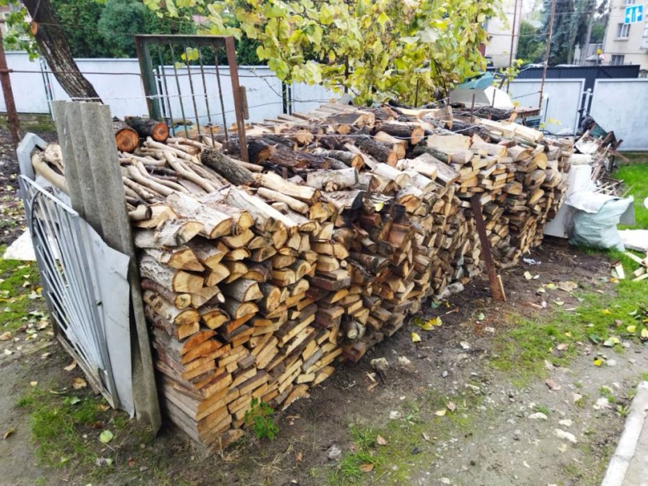 Дрова рубані