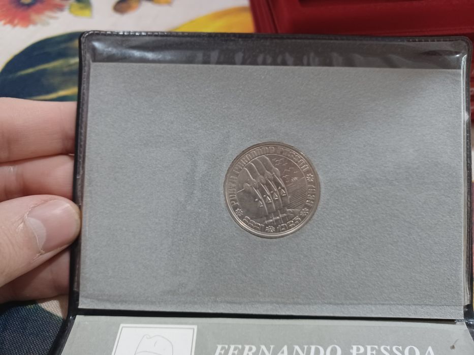 100 escudos 1985 Fernando Pessoa