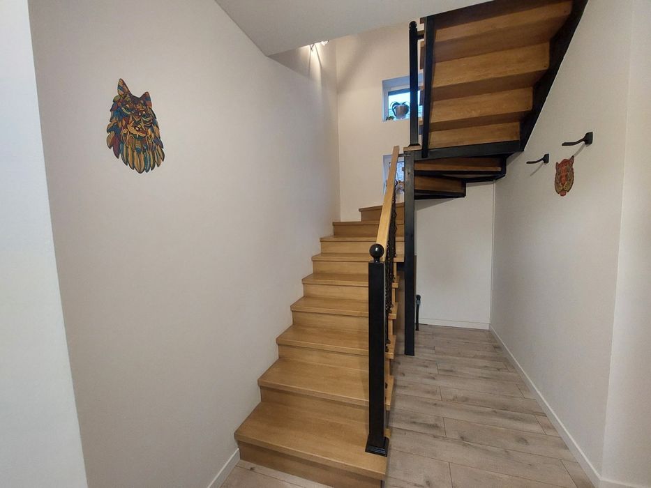 Сходи лофт металевий каркас перила сходинки лестница драбина