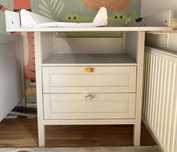 ZESTAW szarych mebli IKEA Sundvik(szafa, łóżeczko, przewijak)+ dodatki