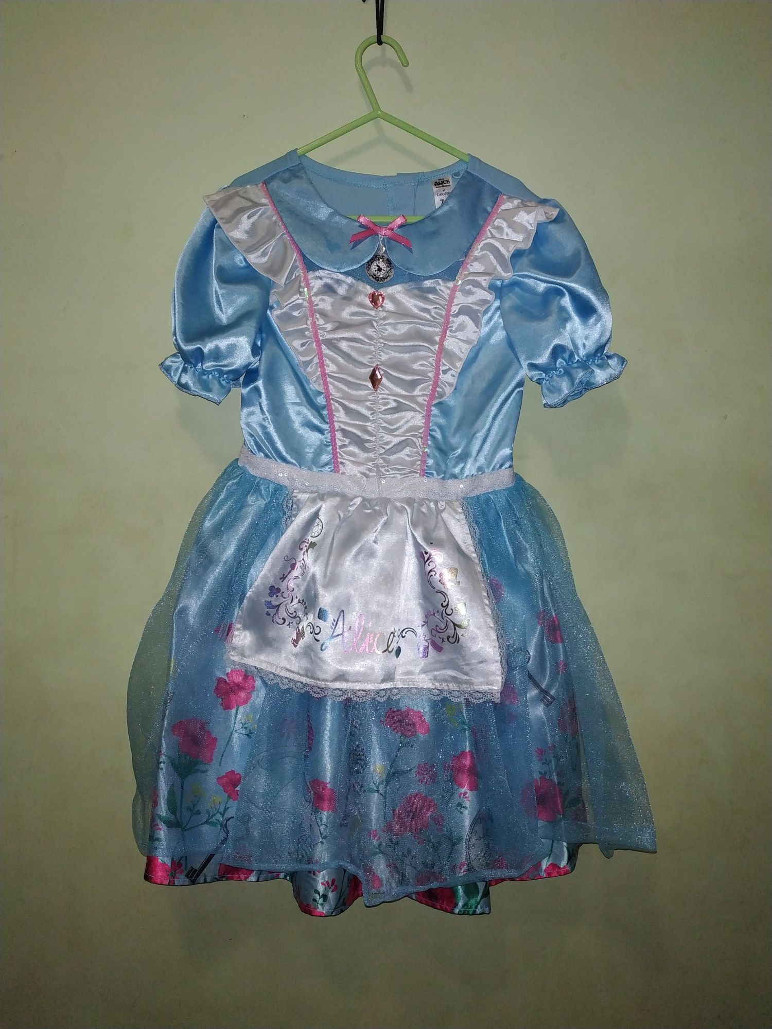 Платье Алисы в стране чудес