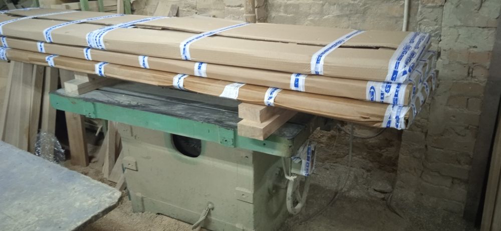 Сходи із ясеня.                         .