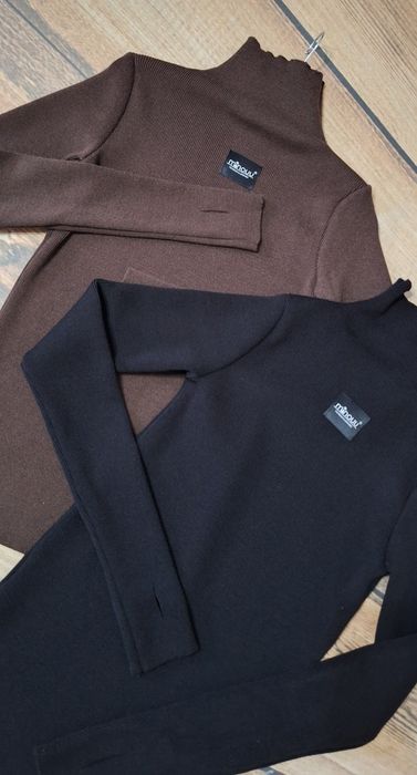 Golf prazek Minouu z wycięciem na kciuk wiskoza