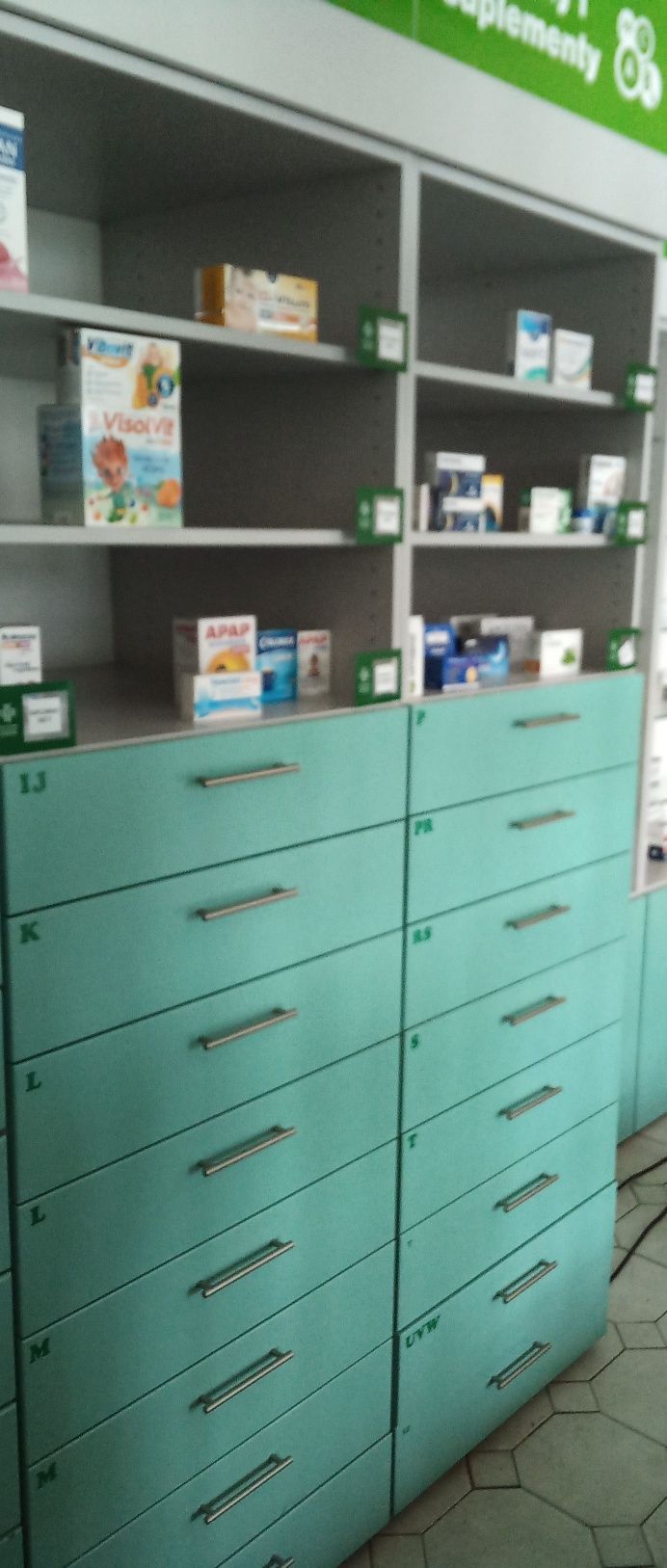 Komplet mebli do apteki lub sklepu