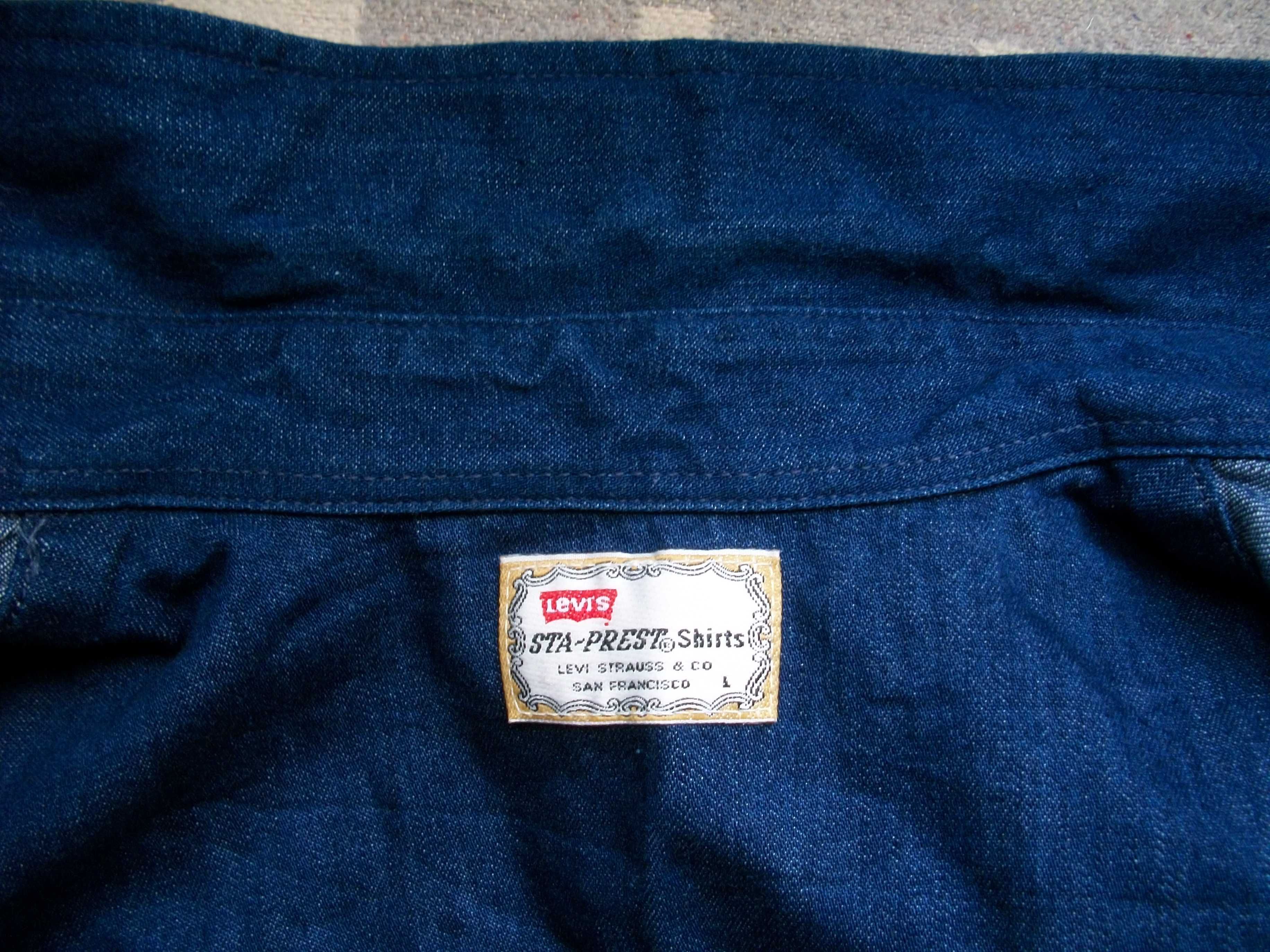 новая джинсовая рубашка  Levis  L плечи 48 см оригинал