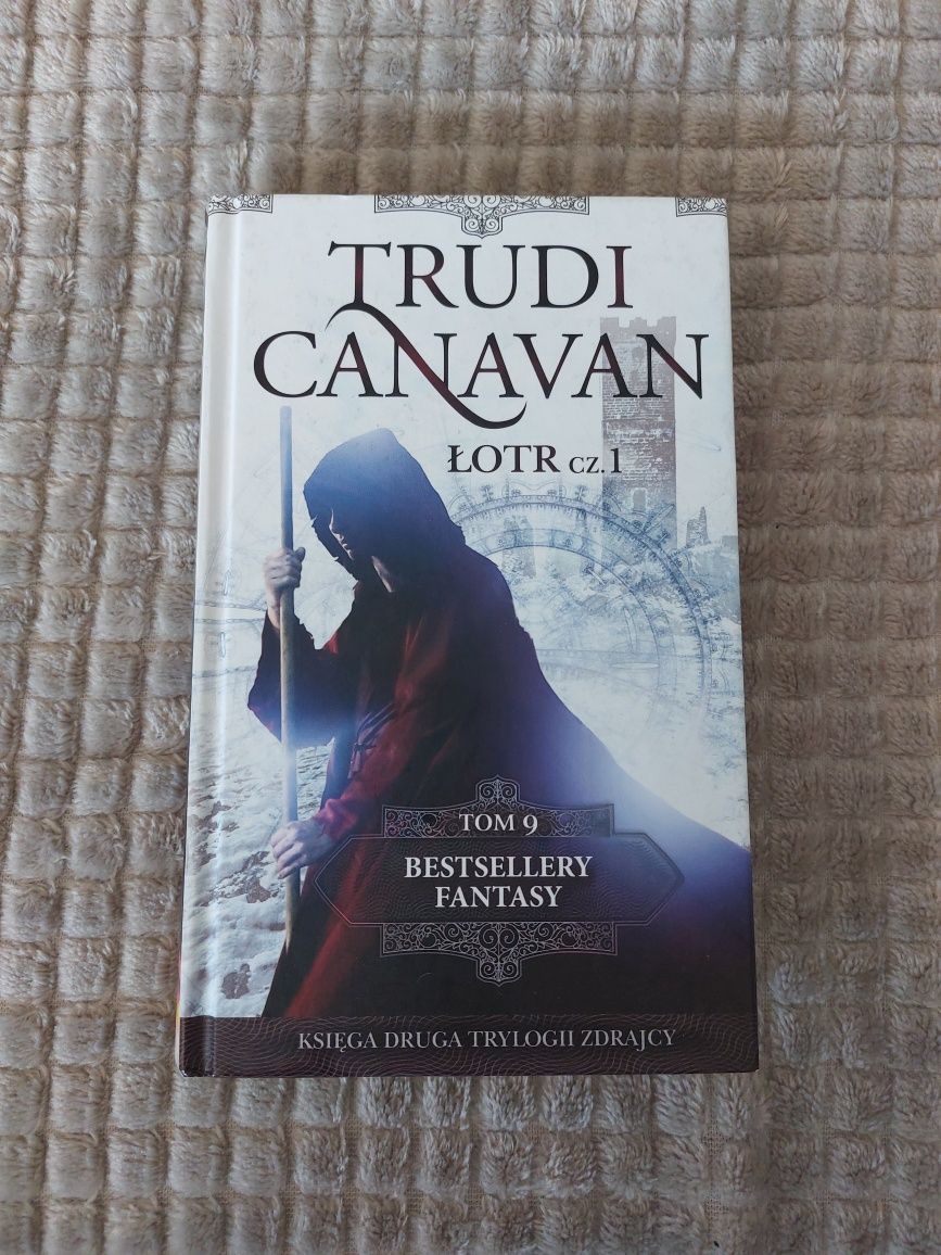 Trudi Canavan - Łotr cz.1