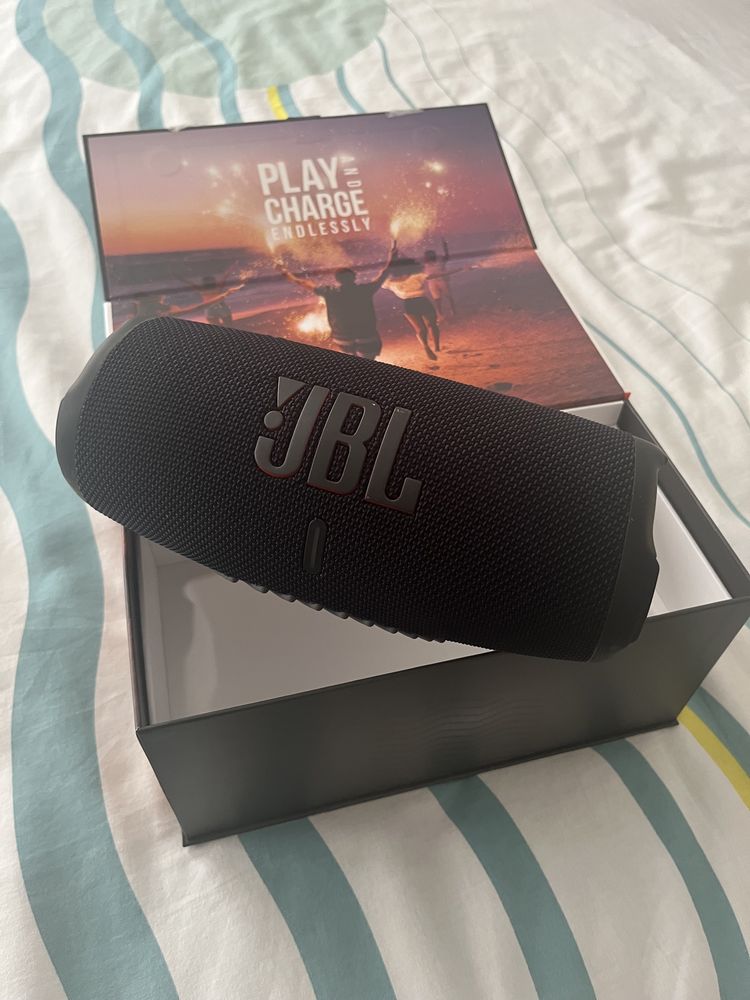 Vendo coluna JBL charge 5 preta