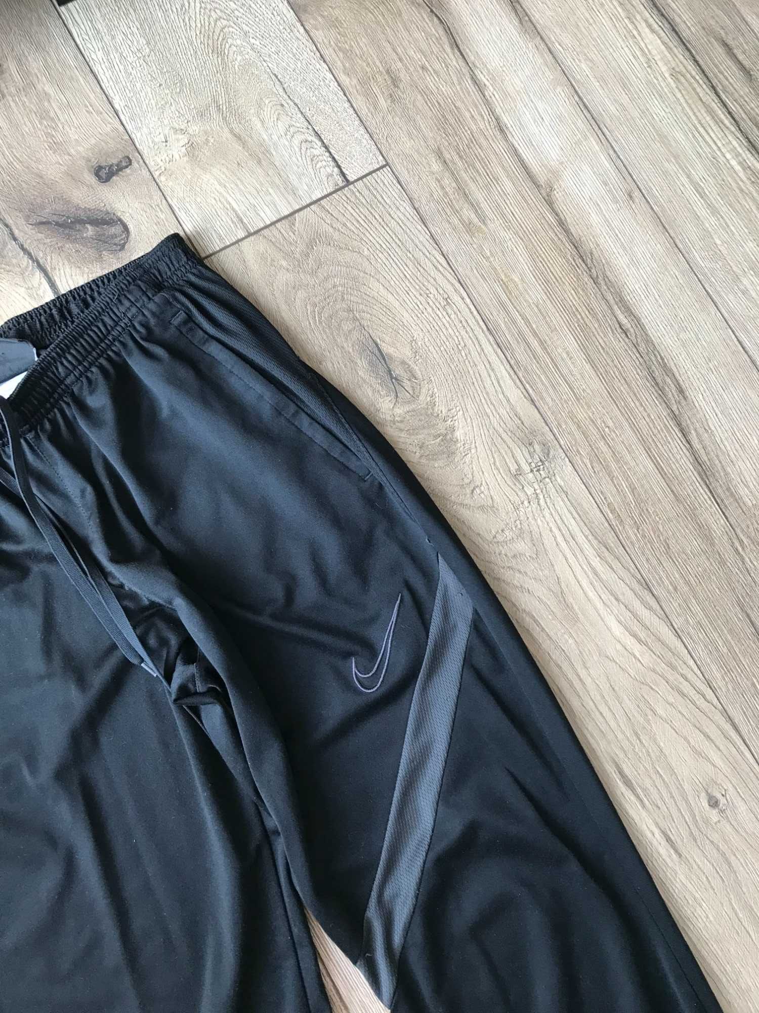 Spodnie dresowe Nike Dri-Fit Academy Pro rozm. S