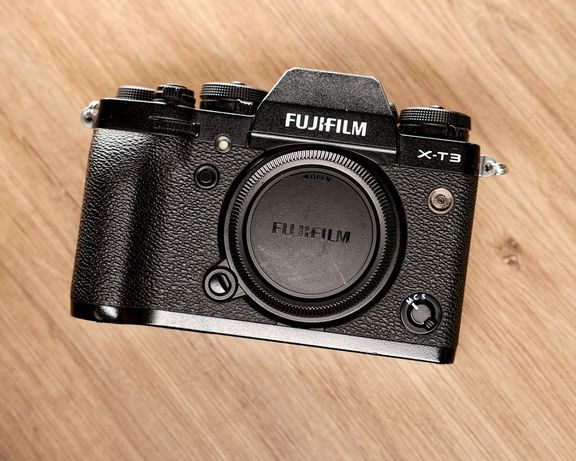 FujiFilm X-T3 + Karta 64Gb + 4 Baterie