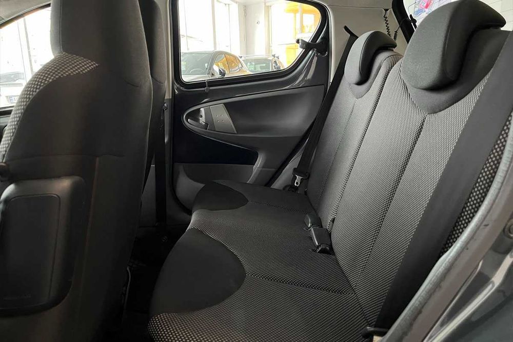 Toyota Aygo 2011 року