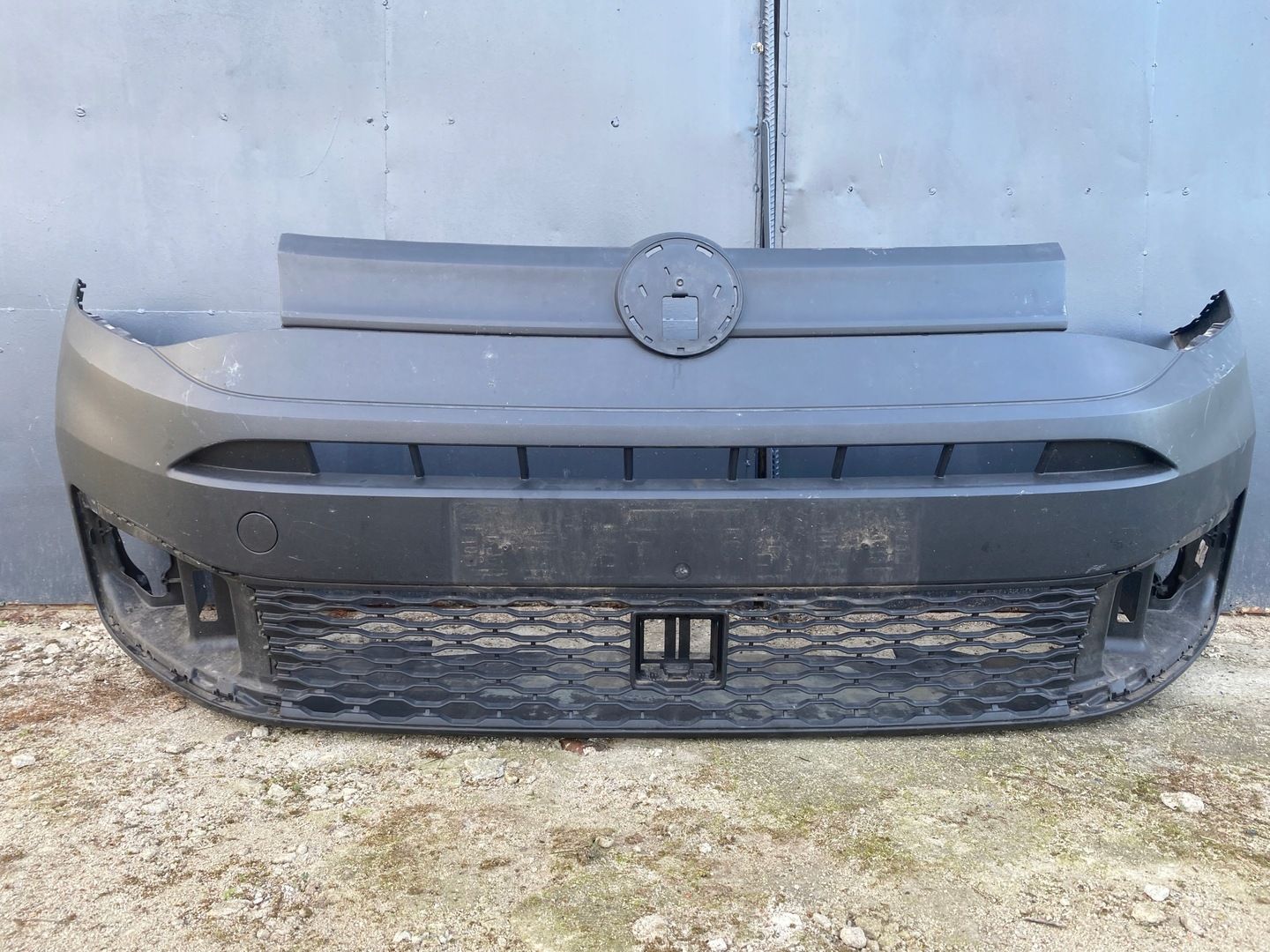 VW caddy V 5 zderzak przód przedni