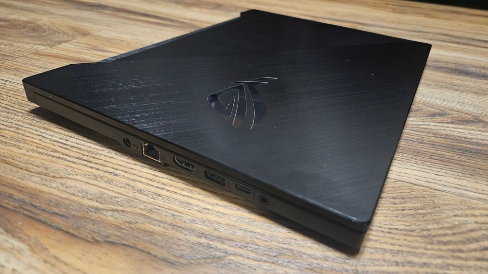 Asus ROG Zephyrus GA502DU /Ryzen 7 3750H/16 GB ram/512 SSD /GTX 1660Ti