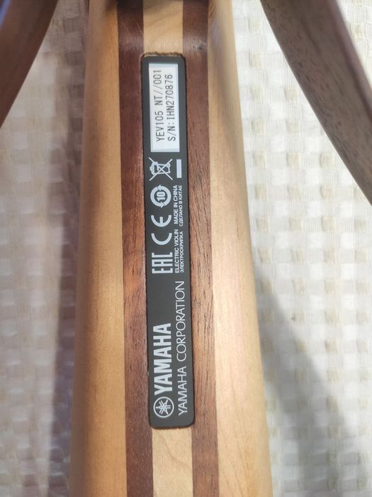 YAMAHA YEV-105 електро скрипка