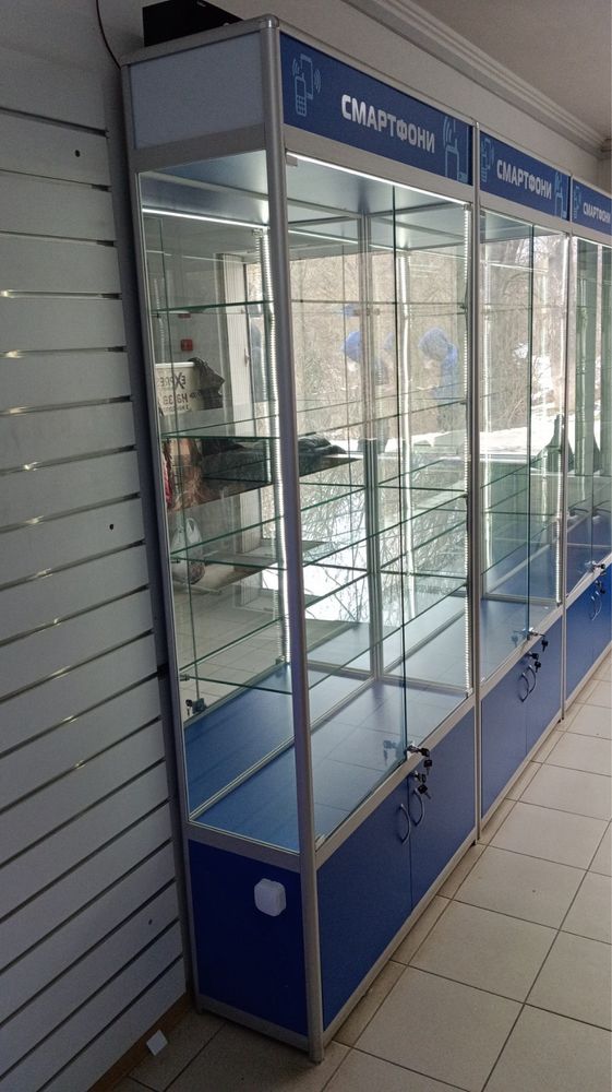 Торгове обладнання. Вітрини з алюмінієвого профілю та скла