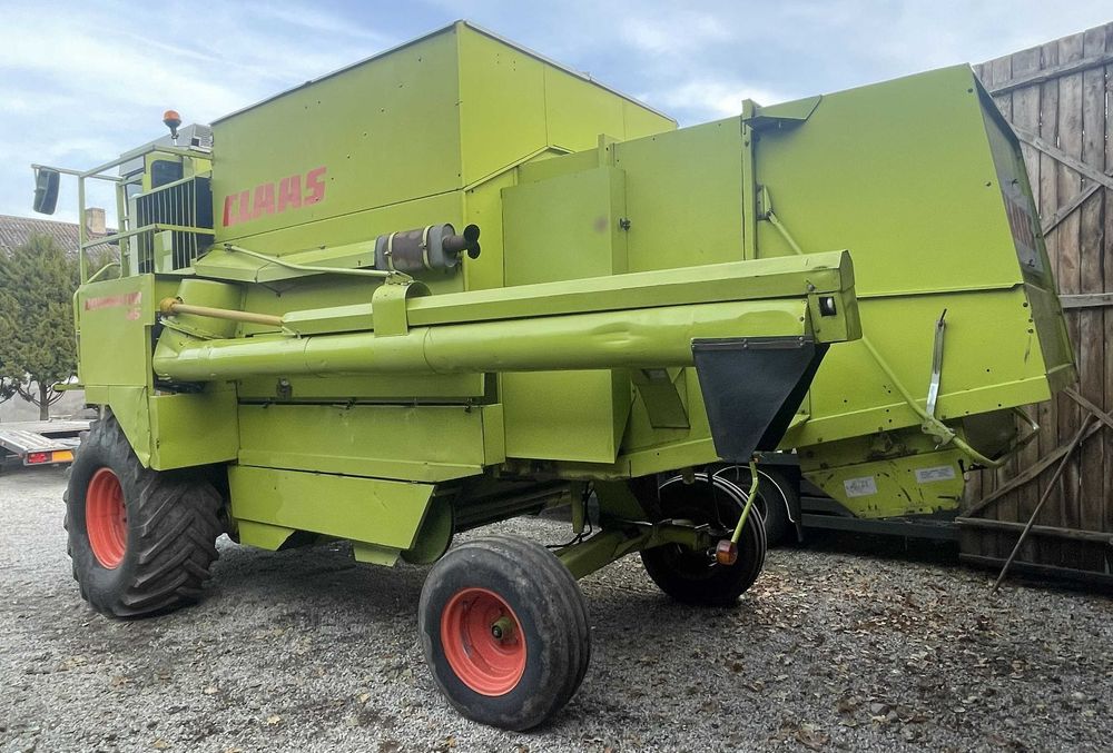 Claas Dominator 85