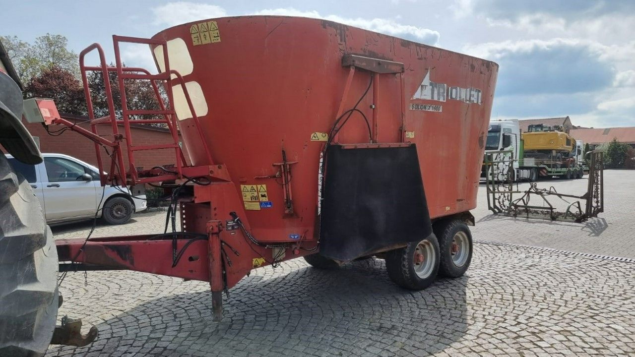 inny TRIOLIET 16cmb SILOMIX 1600  paszowóz
