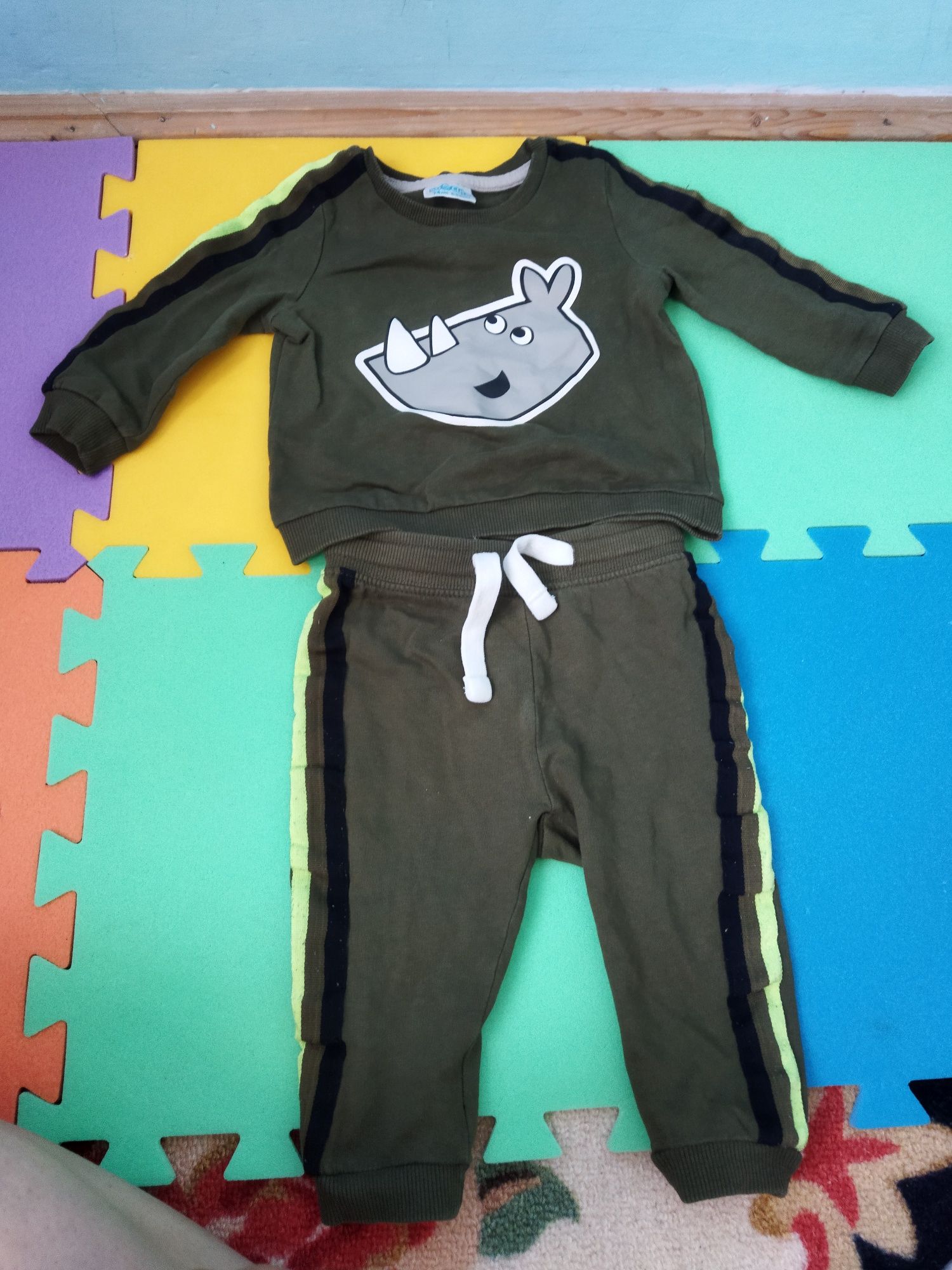 Komplet dres dla chłopca 74 z nosorożcem 6/9 miesiąca