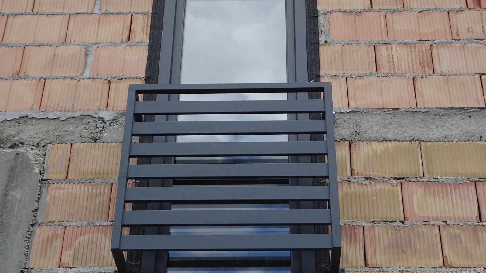 Balustrady, ogrodzenia, bramy ze stali czarnej i nierdzewnej